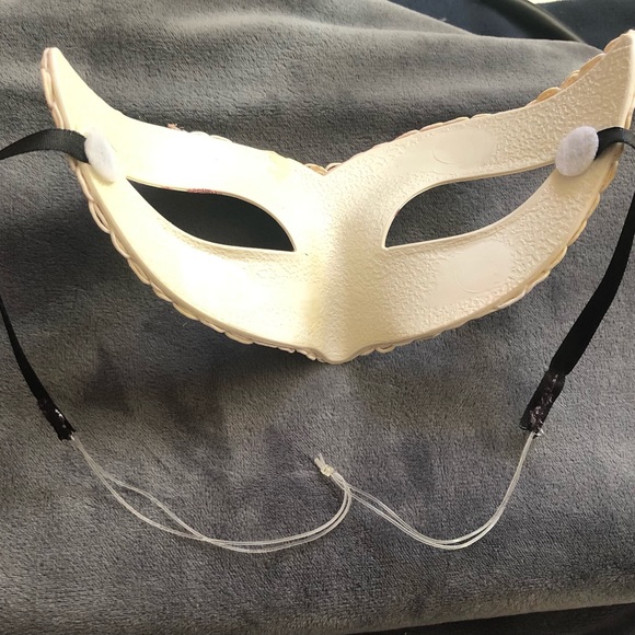 Masquerade Mask - Picture 6 of 6